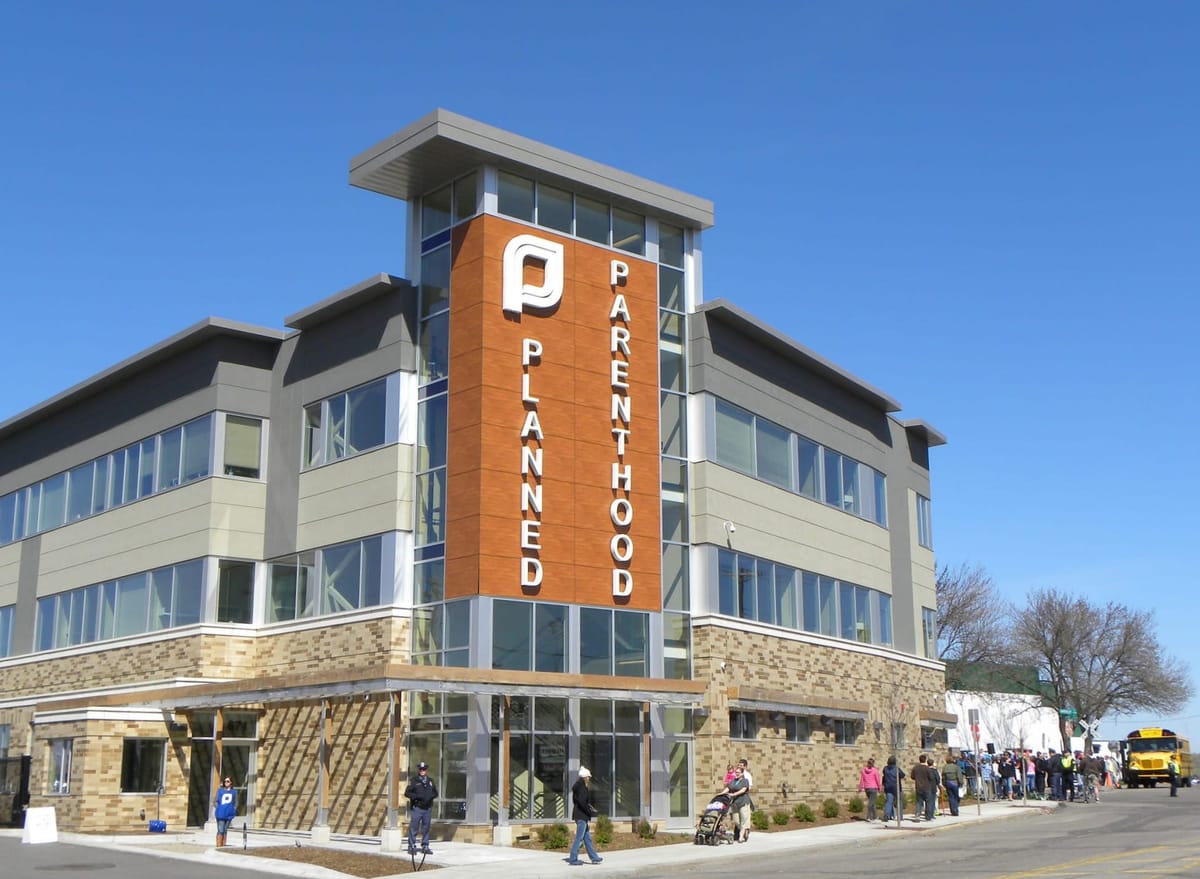 Planned Parenthood ‘Defund’ Blocked, But 11 Clinics Close: July 28 News Roundup